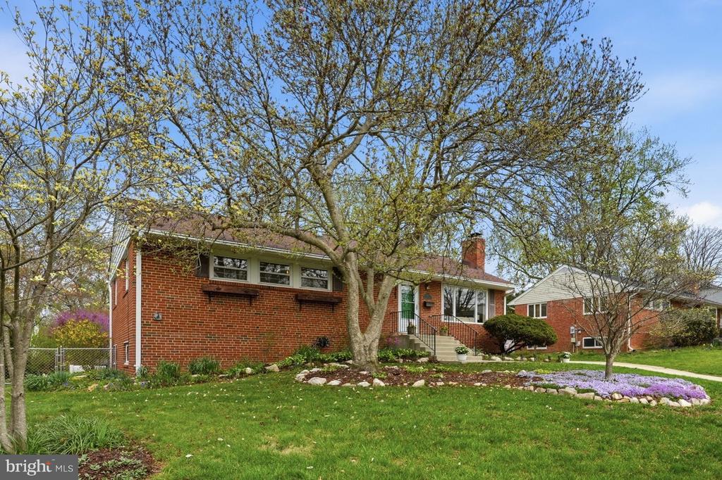 8110 CARRICK LANE