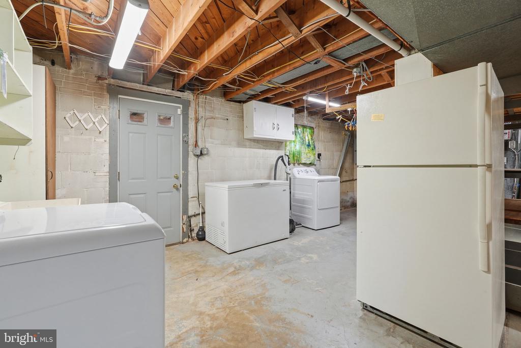 8110 CARRICK LANE