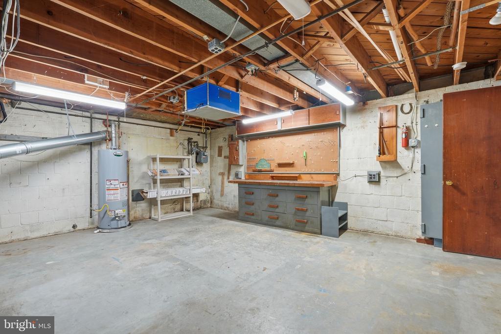 8110 CARRICK LANE