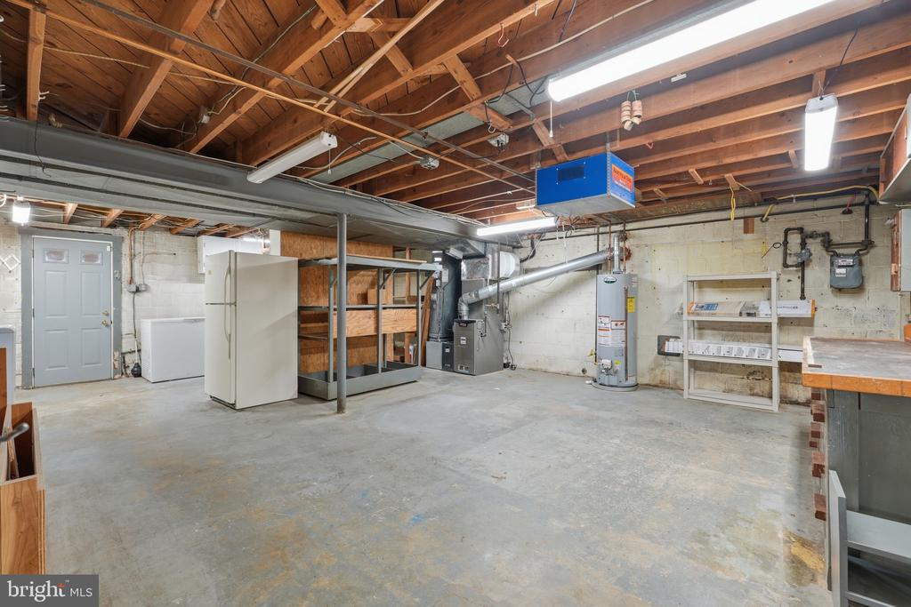 8110 CARRICK LANE