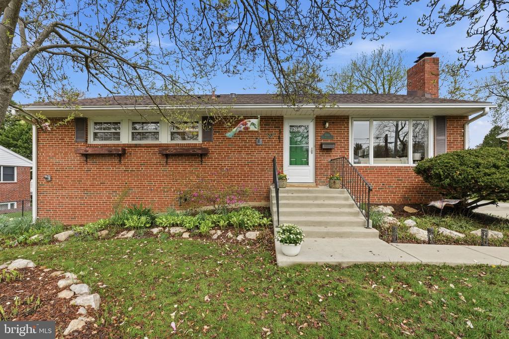 8110 CARRICK LANE