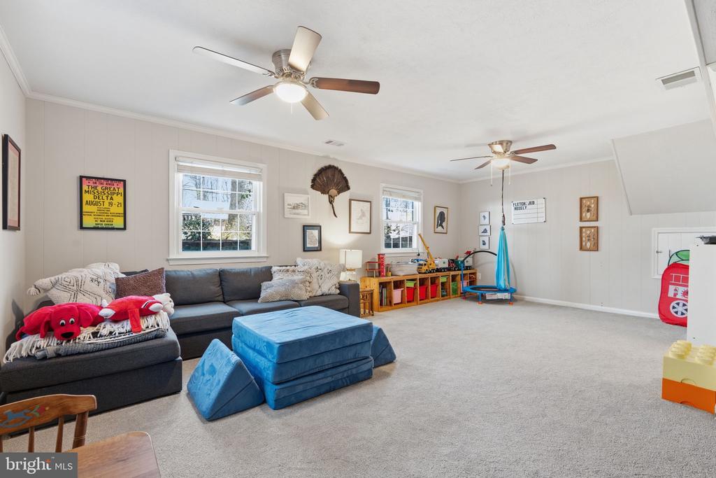 4908 KINGSTON DRIVE