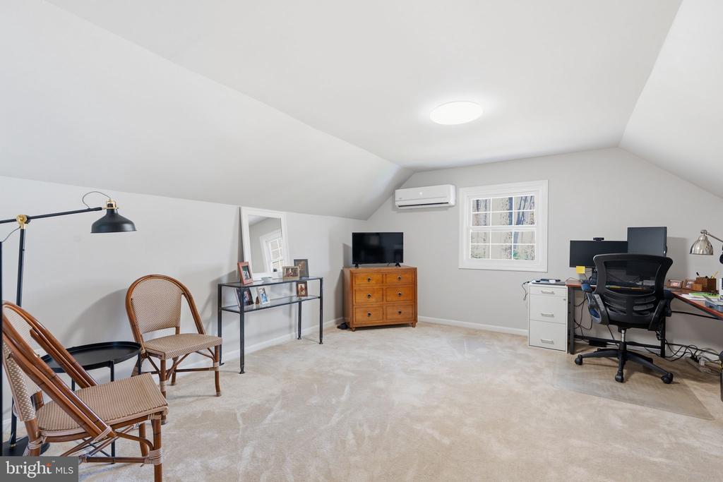 4908 KINGSTON DRIVE