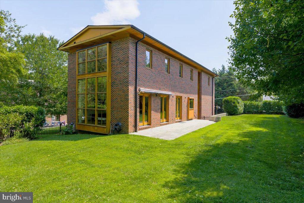 2500 BUCKELEW DRIVE