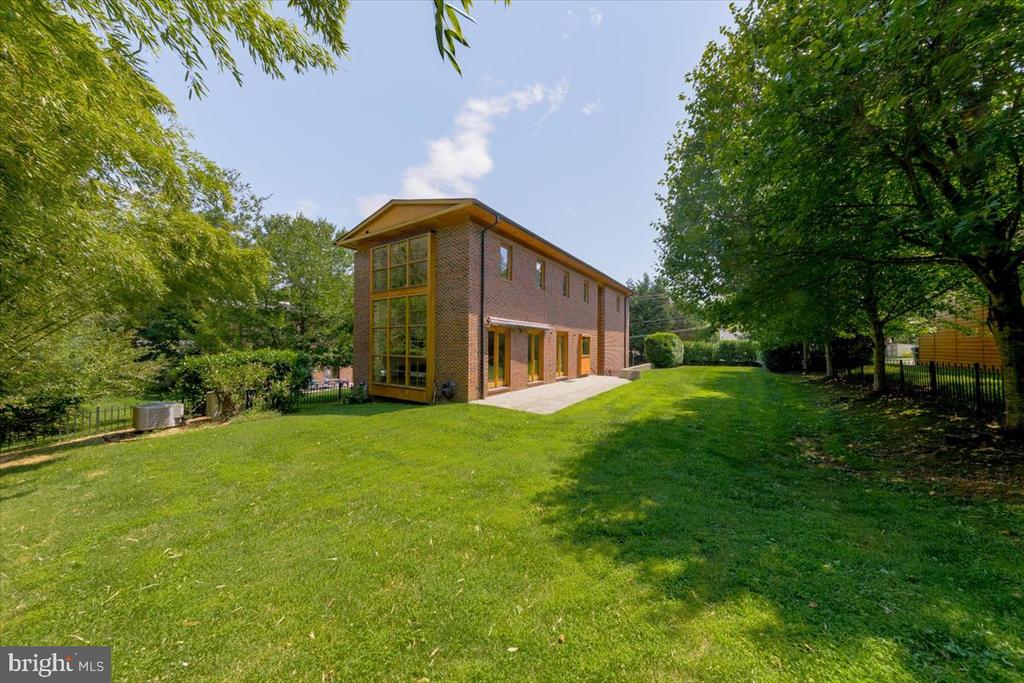 2500 BUCKELEW DRIVE