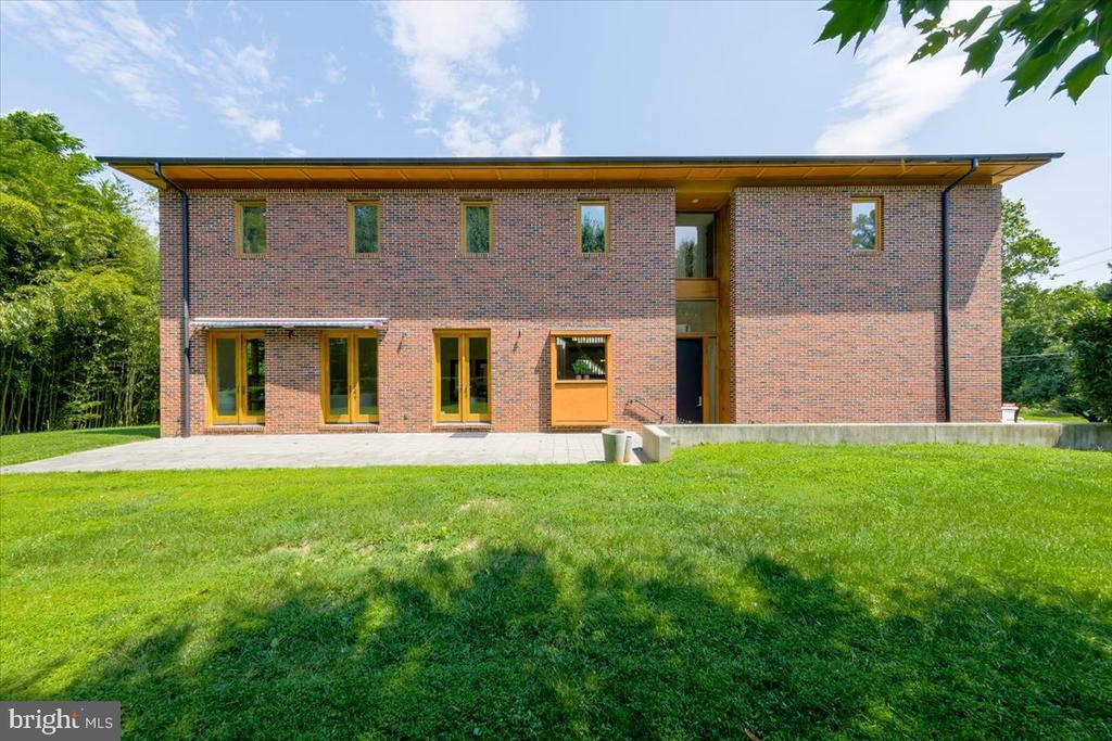 2500 BUCKELEW DRIVE