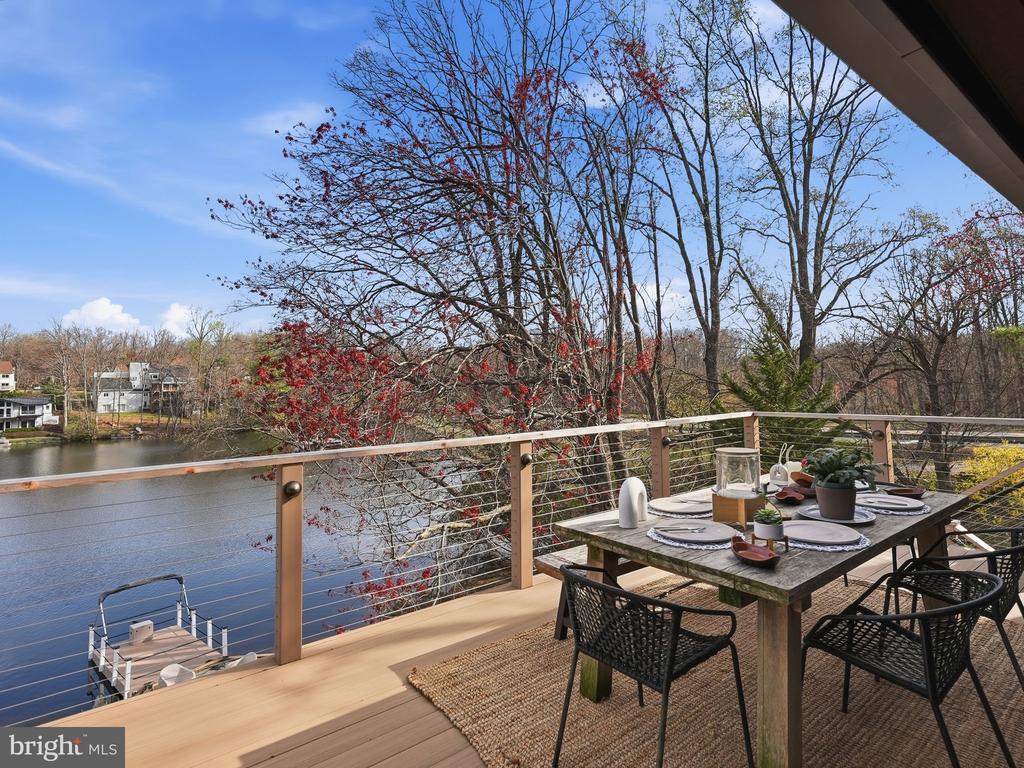 11216 S SHORE ROAD