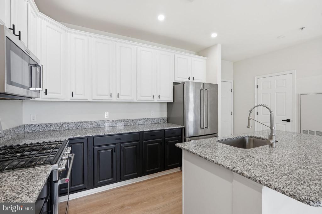 11506 SPERRIN CIRCLE Unit: 305