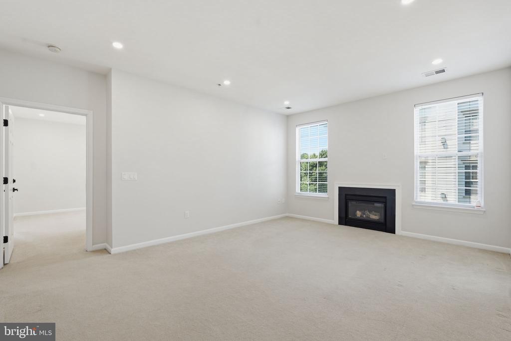 11506 SPERRIN CIRCLE Unit: 305