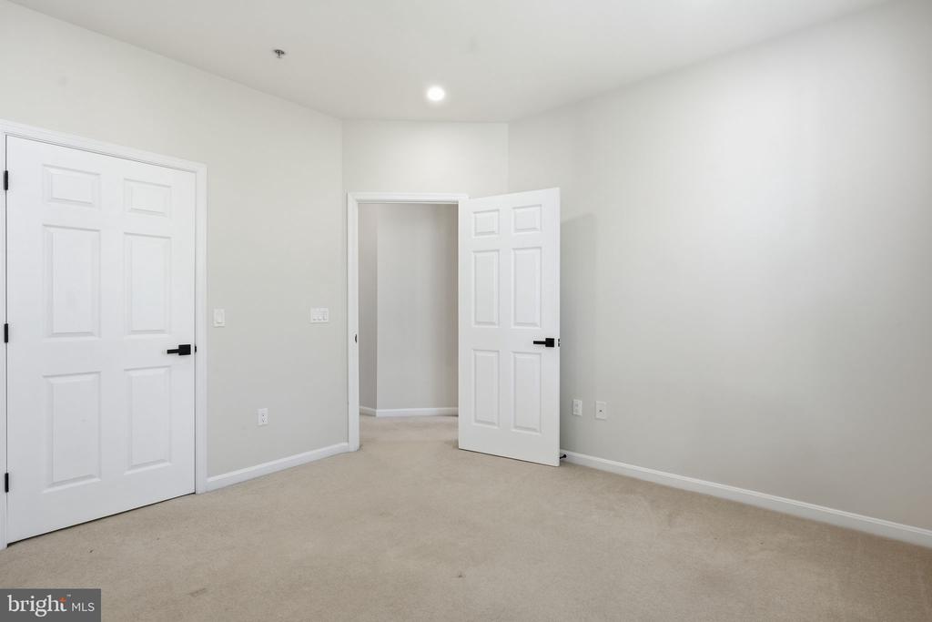 11506 SPERRIN CIRCLE Unit: 305