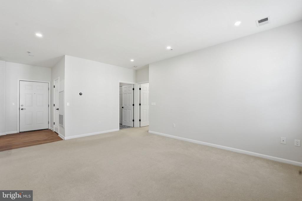 11506 SPERRIN CIRCLE Unit: 305