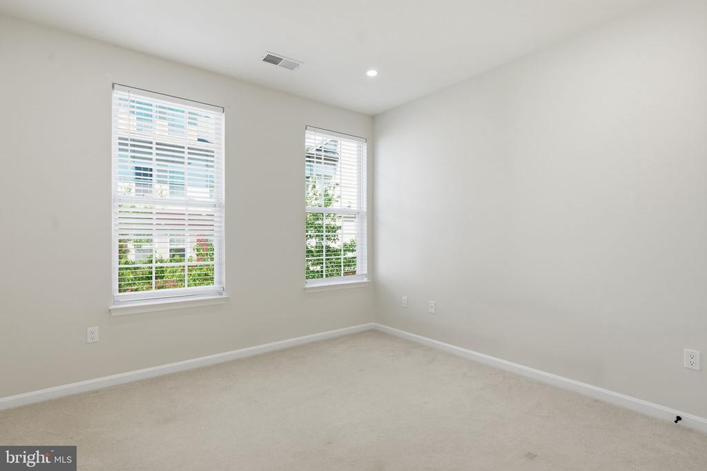 11506 SPERRIN CIRCLE Unit: 305