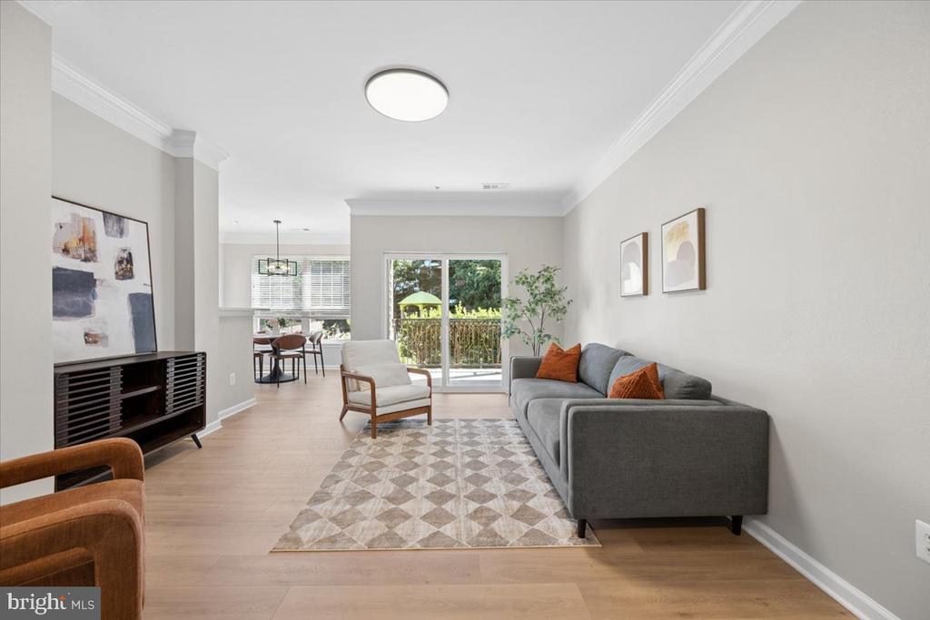 1550 SPRING GATE DRIVE Unit: 8113