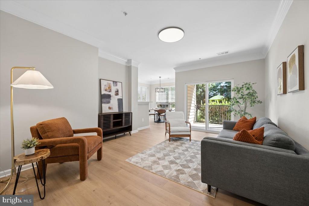 1550 SPRING GATE DRIVE Unit: 8113