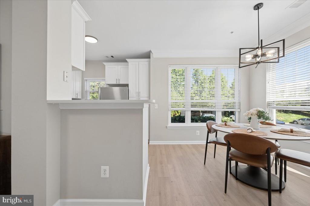 1550 SPRING GATE DRIVE Unit: 8113