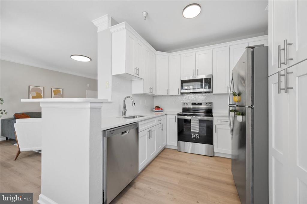 1550 SPRING GATE DRIVE Unit: 8113