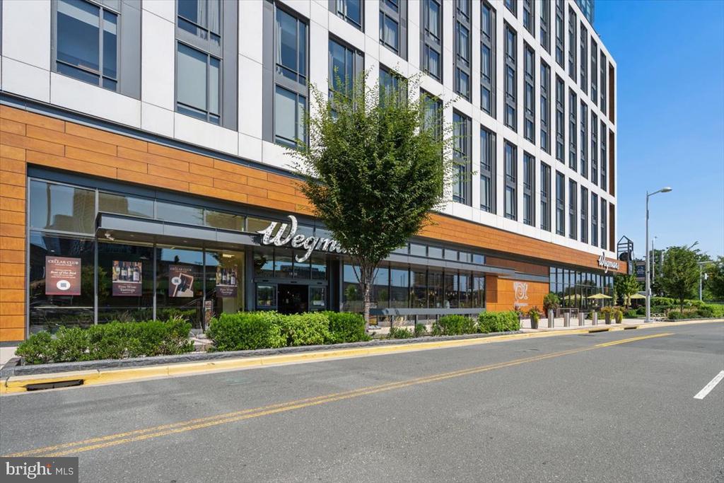 1550 SPRING GATE DRIVE Unit: 8113