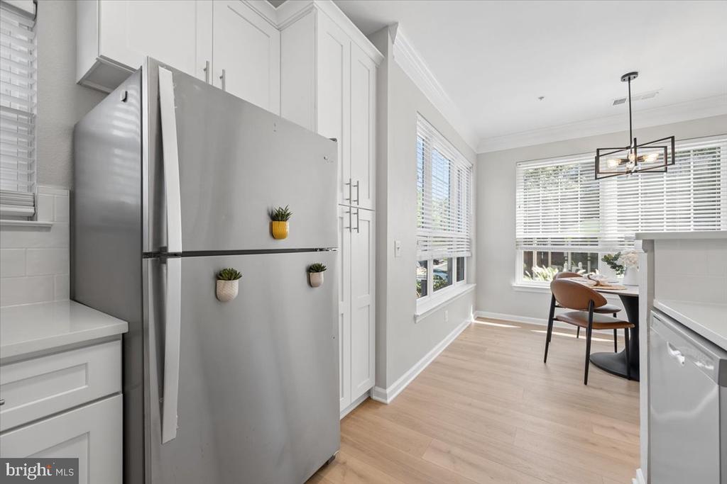 1550 SPRING GATE DRIVE Unit: 8113