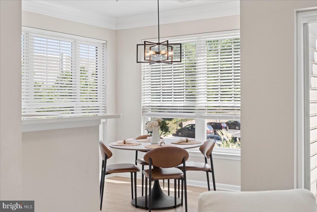 1550 SPRING GATE DRIVE Unit: 8113