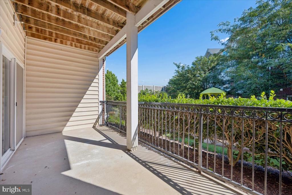 1550 SPRING GATE DRIVE Unit: 8113
