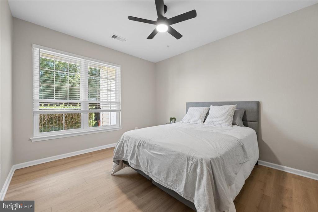1550 SPRING GATE DRIVE Unit: 8113
