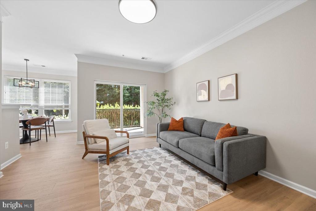 1550 SPRING GATE DRIVE Unit: 8113