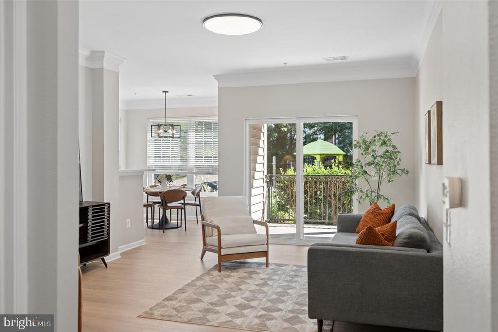 1550 SPRING GATE DRIVE Unit: 8113