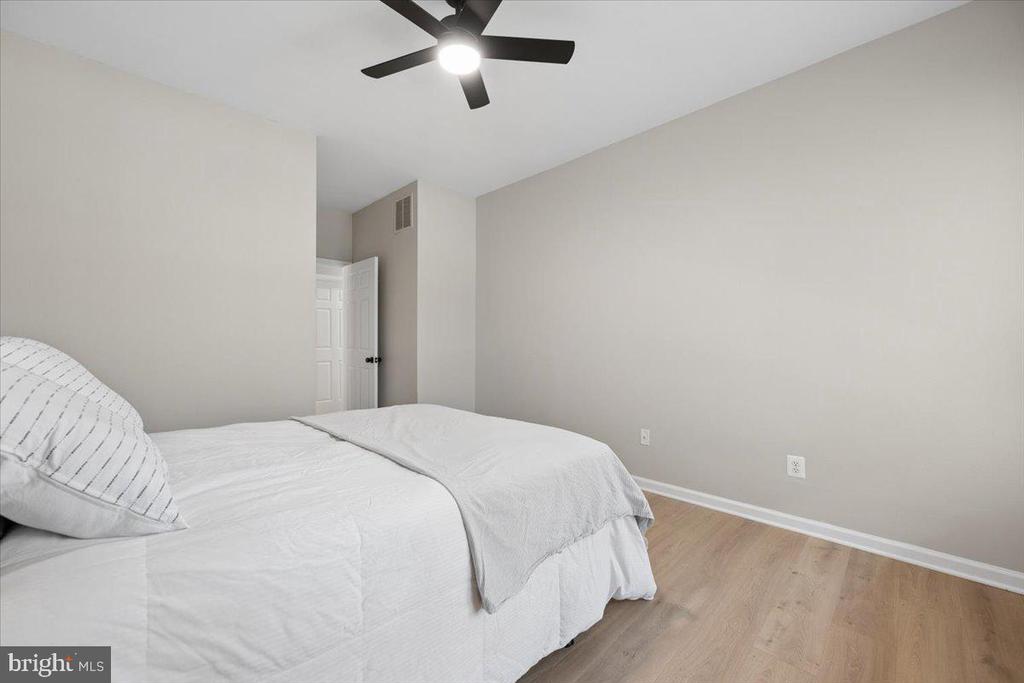 1550 SPRING GATE DRIVE Unit: 8113