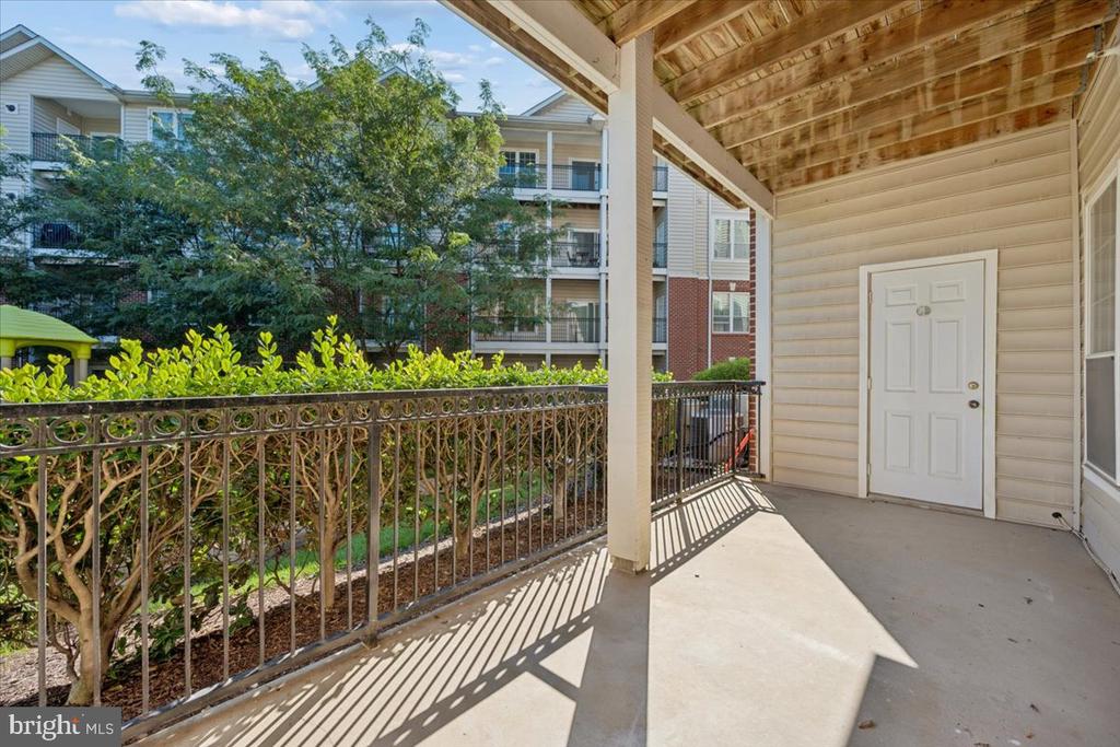 1550 SPRING GATE DRIVE Unit: 8113