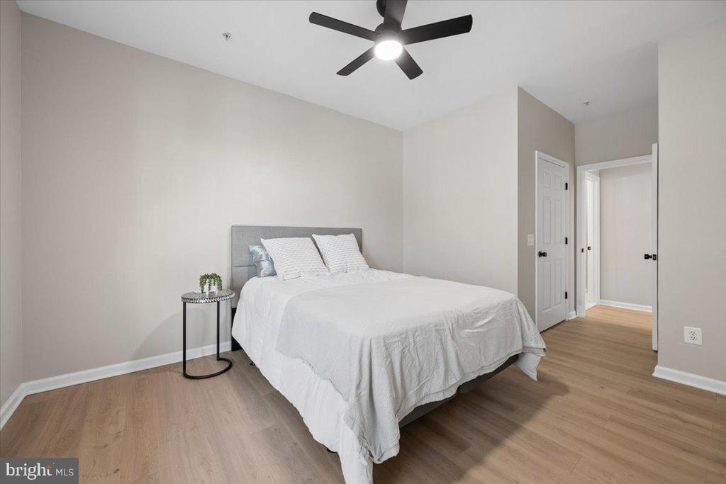1550 SPRING GATE DRIVE Unit: 8113