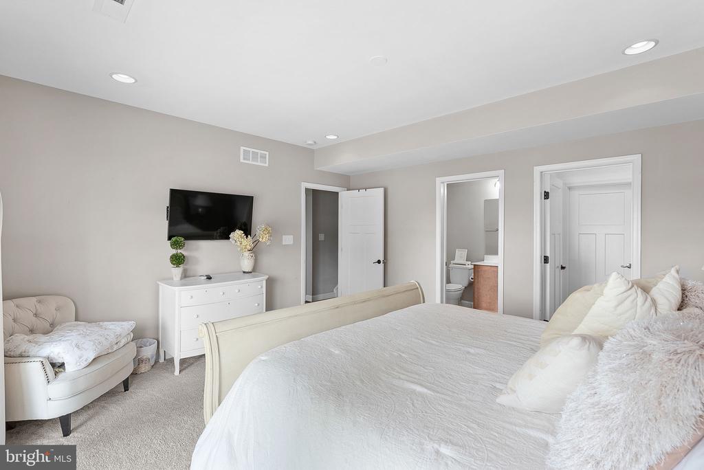 694 WINCHESTER TRAIL