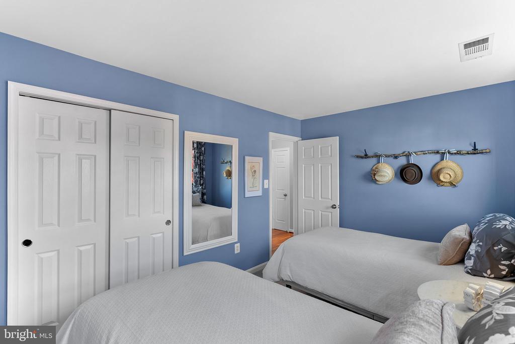 20340 ADVANTAGE COURT