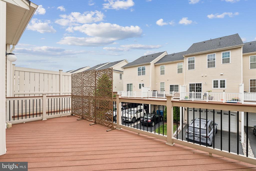 22613 NAUGATUCK SQUARE