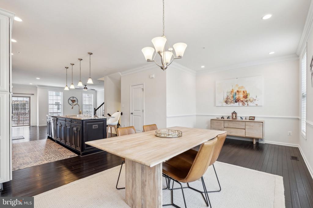 22613 NAUGATUCK SQUARE
