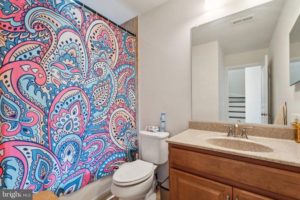 22613 NAUGATUCK SQUARE