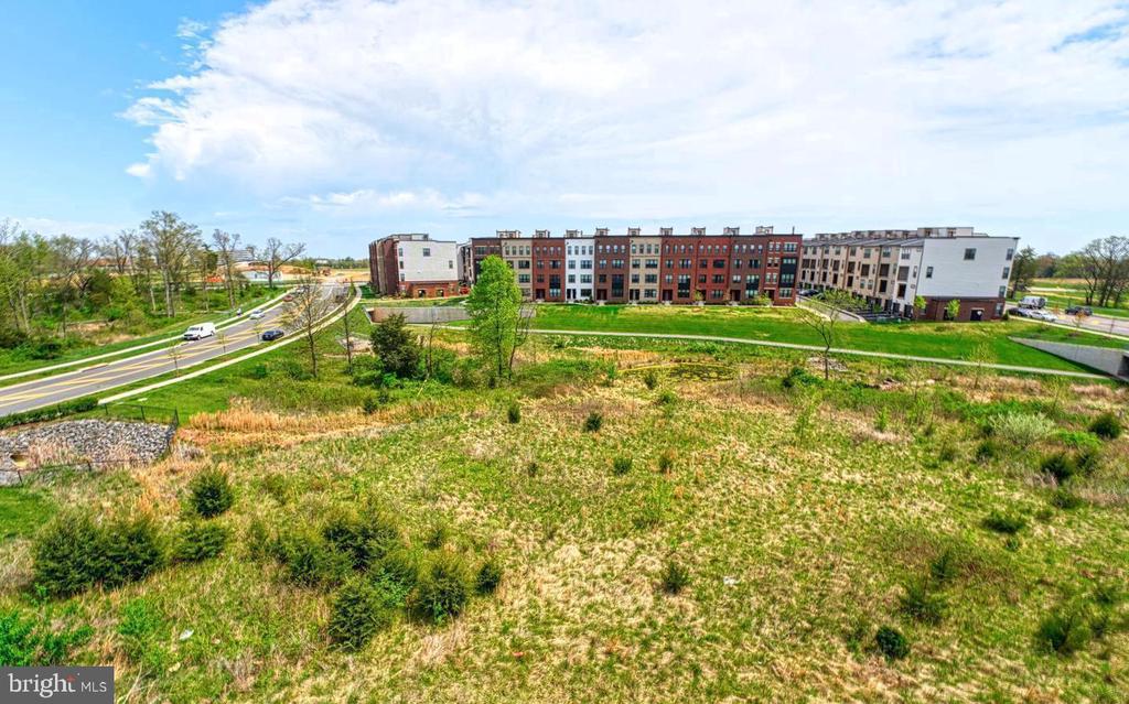 22613 NAUGATUCK SQUARE