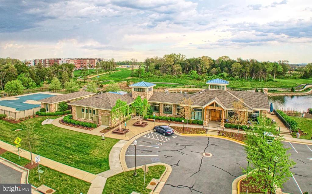 22613 NAUGATUCK SQUARE