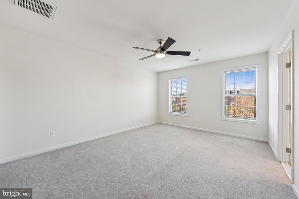 22613 NAUGATUCK SQUARE