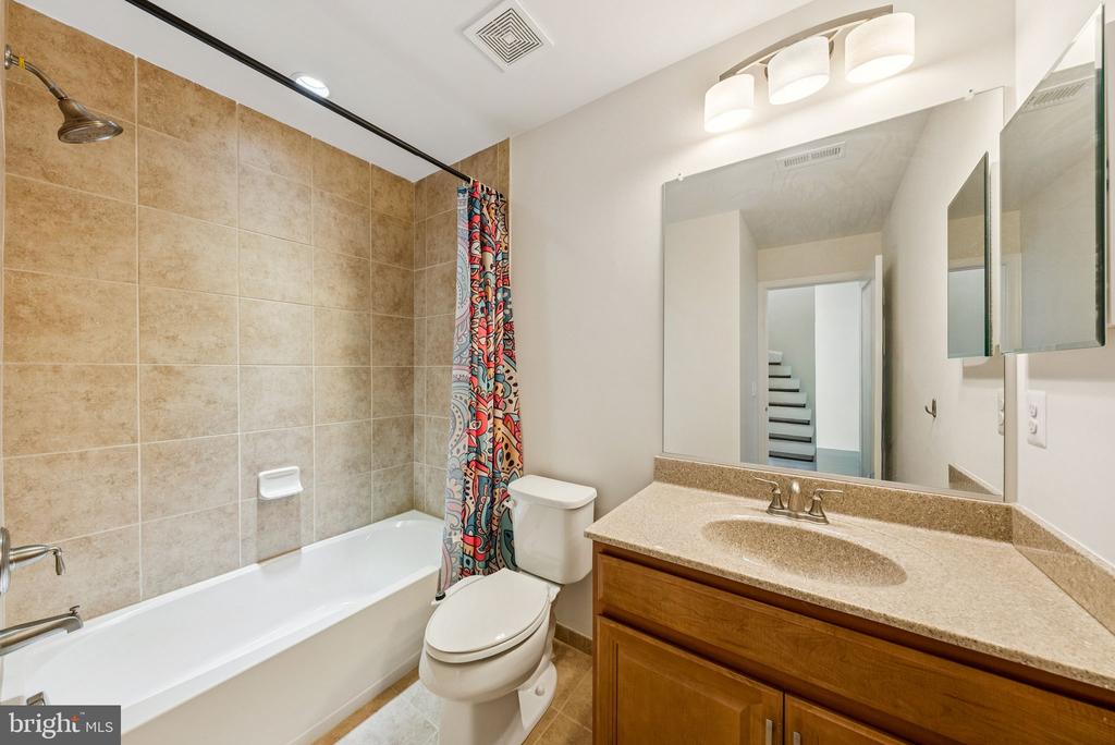 22613 NAUGATUCK SQUARE