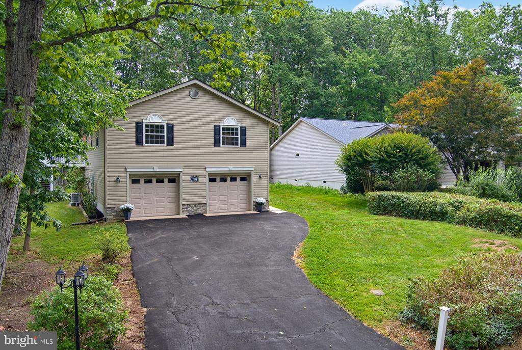 136 EAGLE COURT