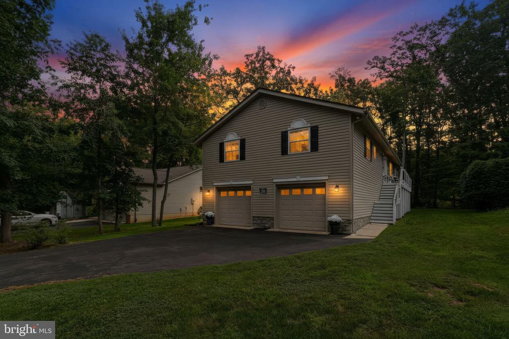 136 EAGLE COURT