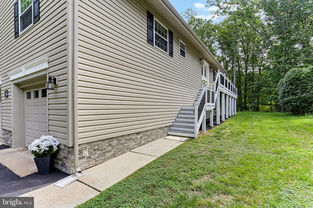 136 EAGLE COURT