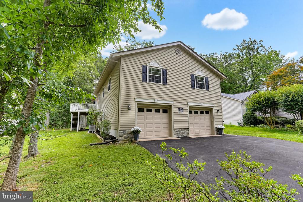 136 EAGLE COURT