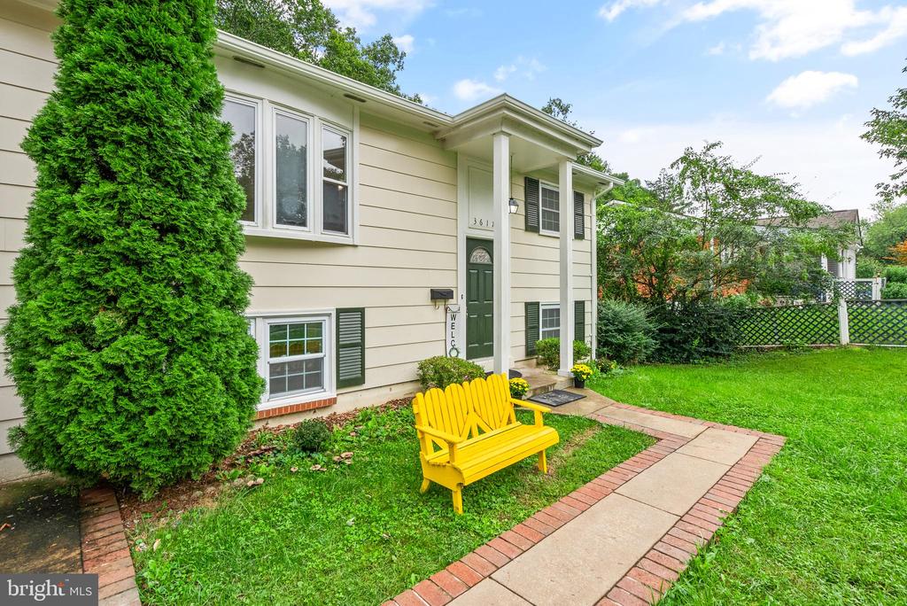 3617 FREEMONT PLACE