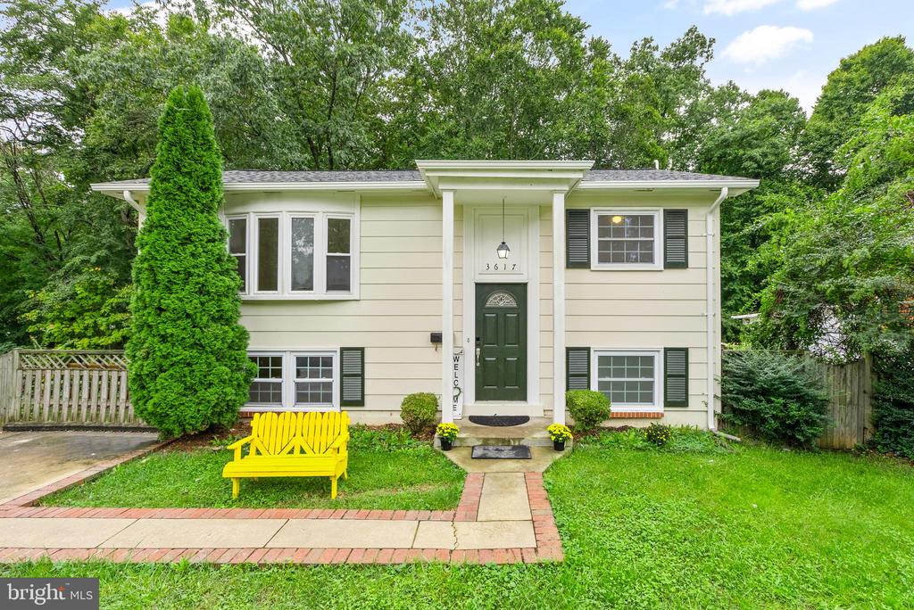 3617 FREEMONT PLACE