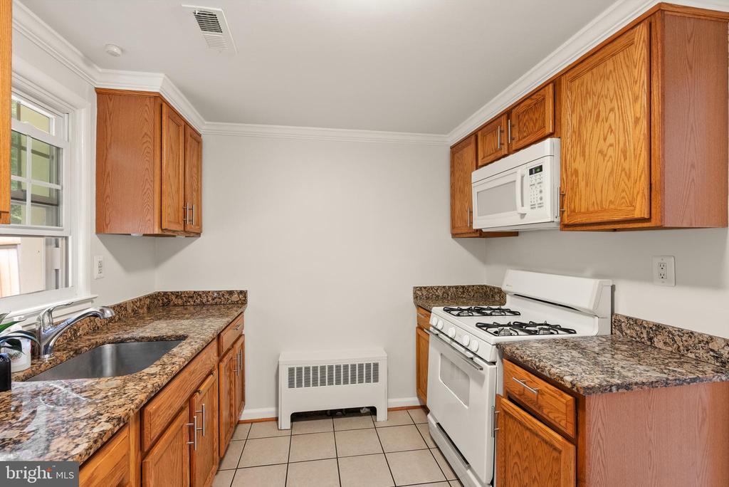 3617 FREEMONT PLACE
