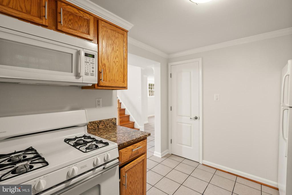 3617 FREEMONT PLACE