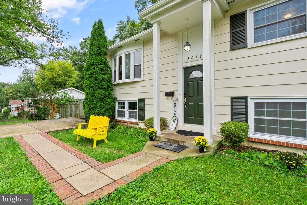 3617 FREEMONT PLACE