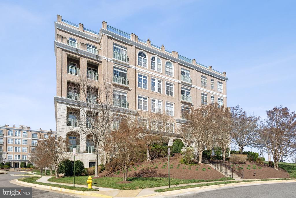 820 BELMONT BAY DRIVE Unit: 405