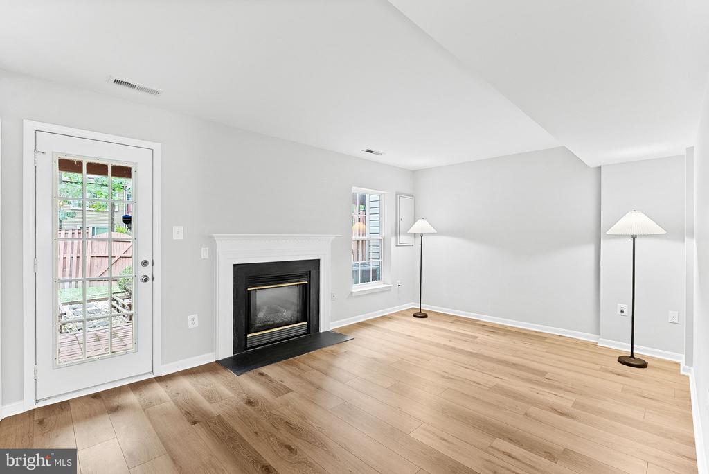 11054 CLOVERTREE COURT